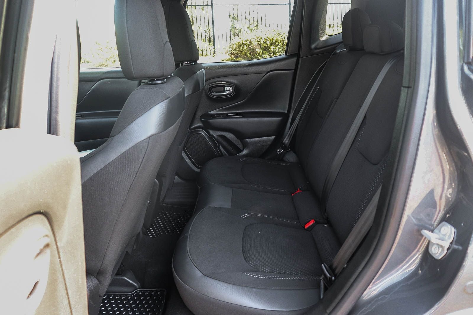 Used 2022 Graphite Gray Jeep Altitude image 21