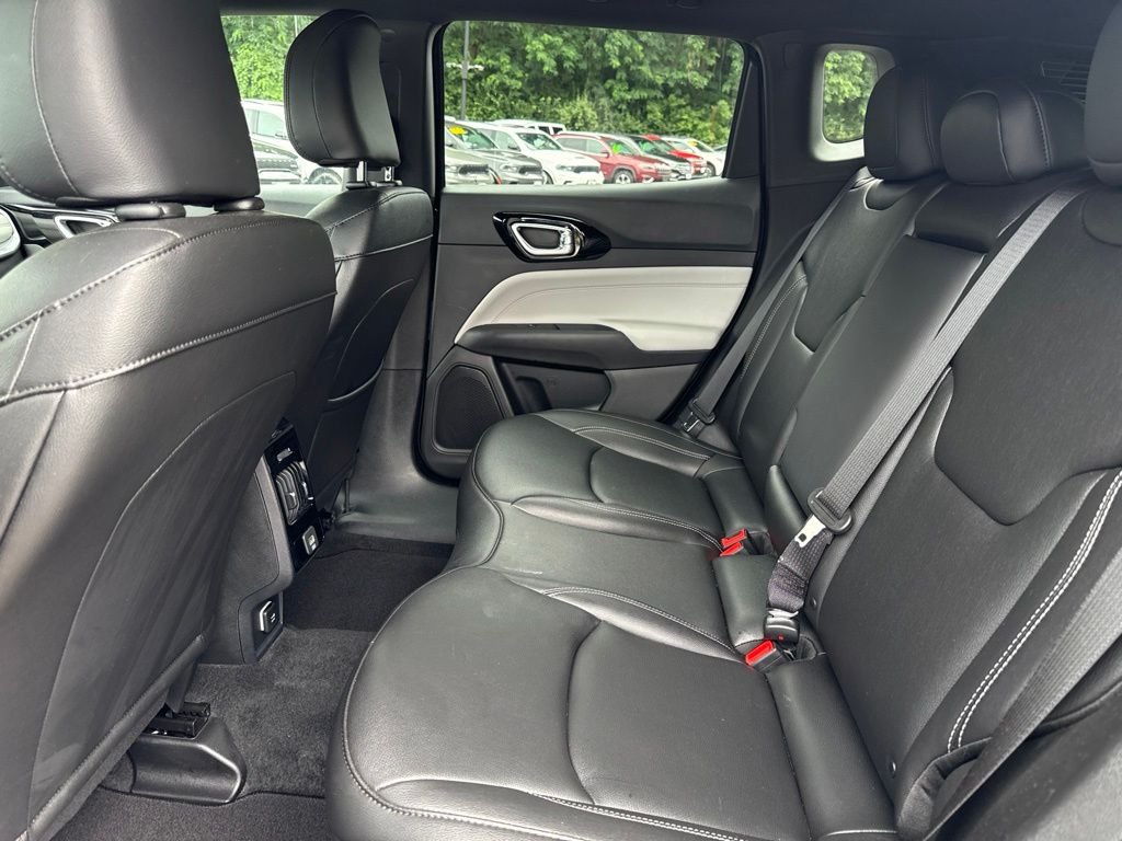 New 2026 Diamond Black Crystal Pearlcoat Jeep Limited image 12