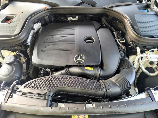Used 2022 White Mercedes-Benz GLC 300 image 37