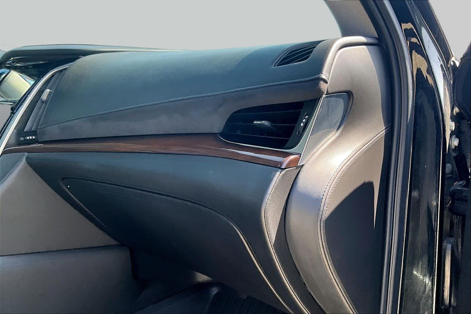 Used 2020 Black Raven Cadillac Luxury image 17