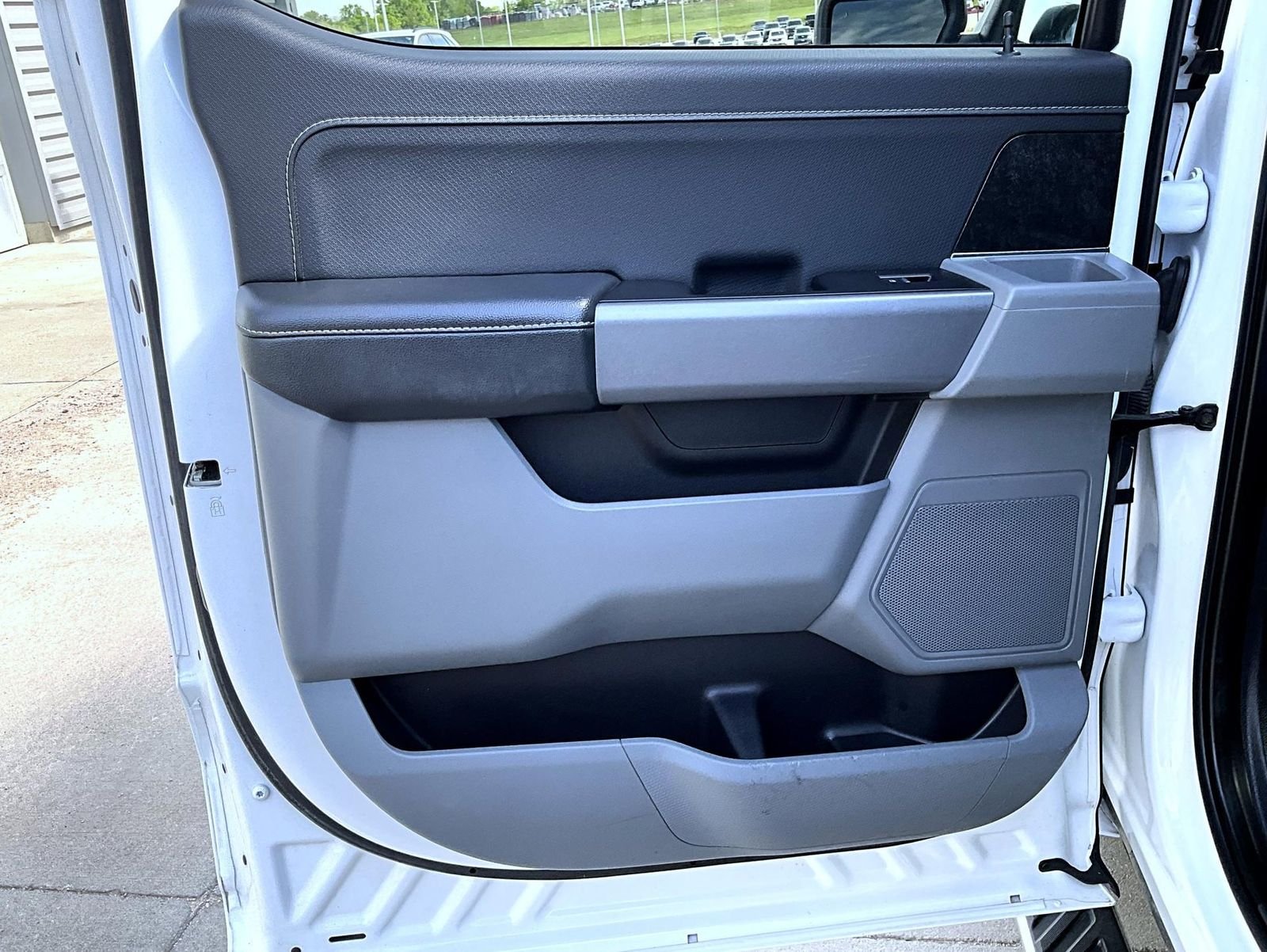 Used 2023 Oxford White Ford XLT image 21