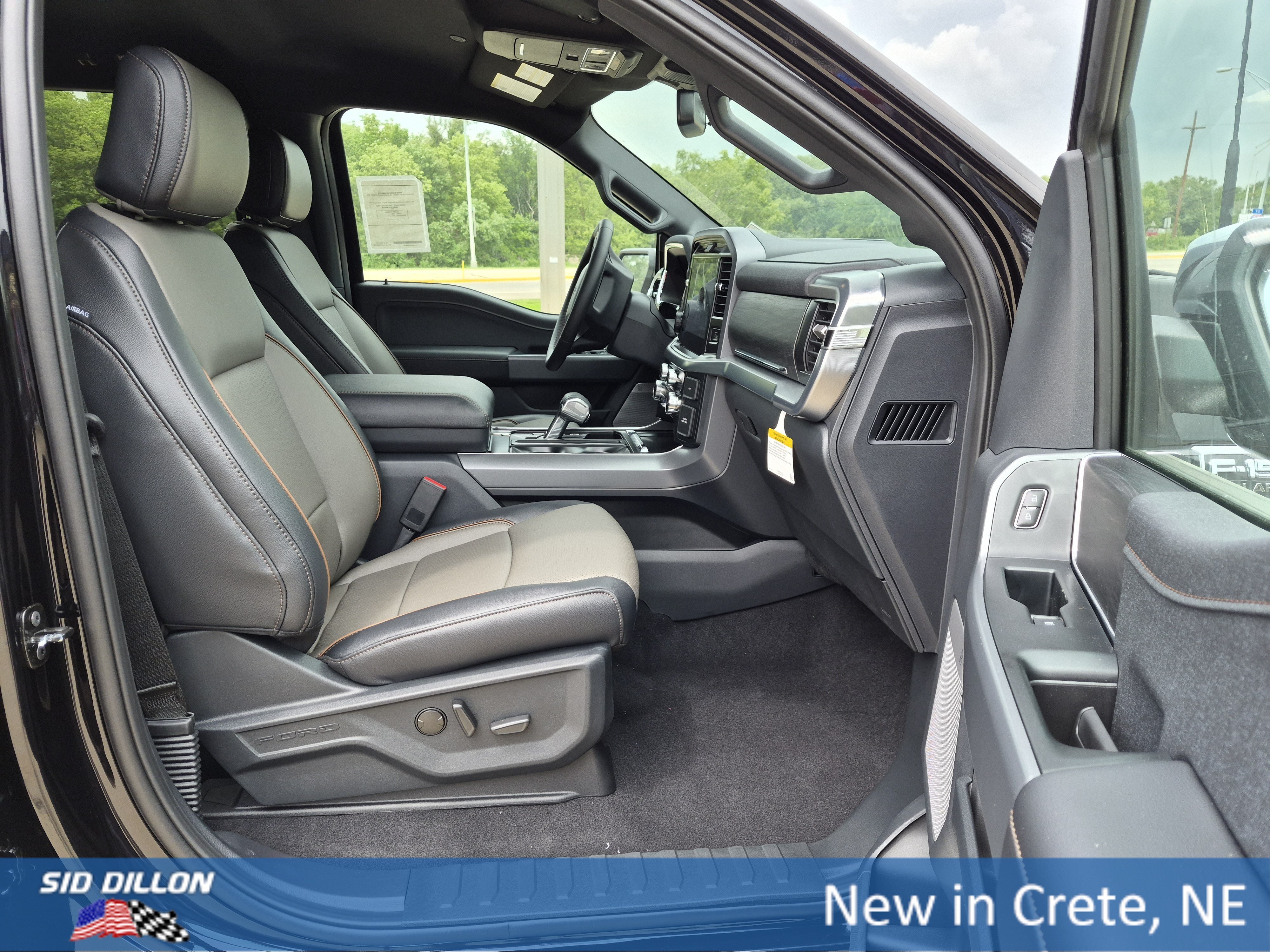 New 2026 Agate Black Metallic Ford Lariat® image 4
