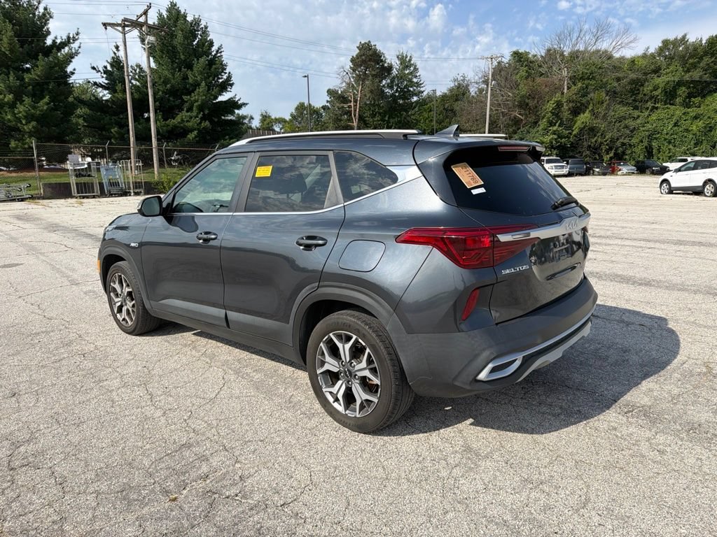 Used 2022 Gravity Gray Kia EX image 5