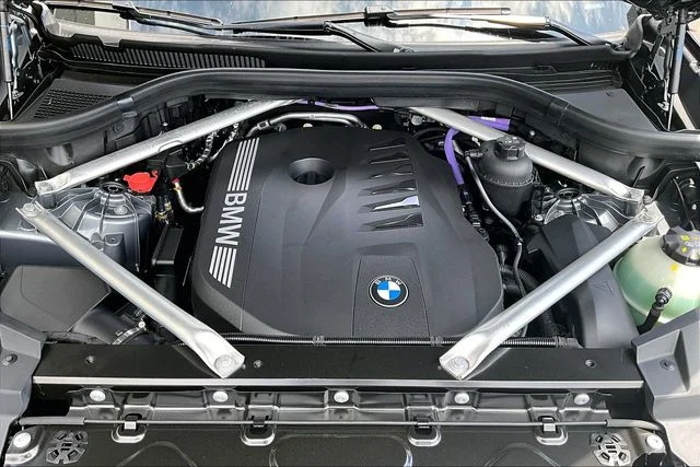 New 2026 Skyscraper Grey Metallic BMW xDrive40i image 11
