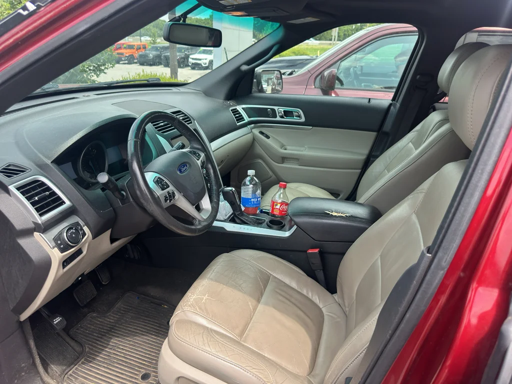 Used 2014 Ruby Red Metallic Tinted Clearcoat Ford XLT image 8