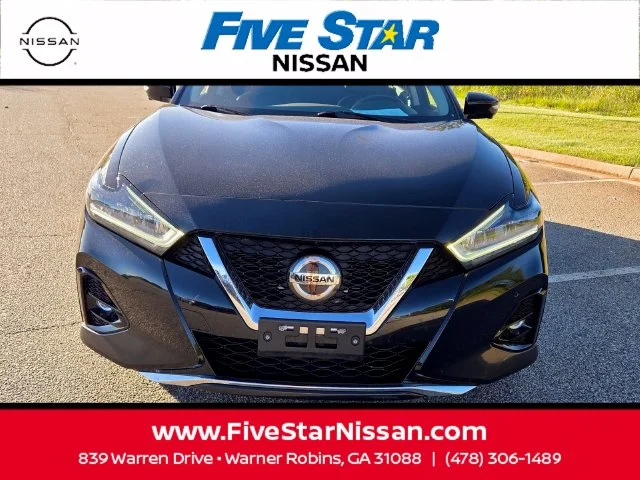 Used 2021 Black Nissan Platinum image 2
