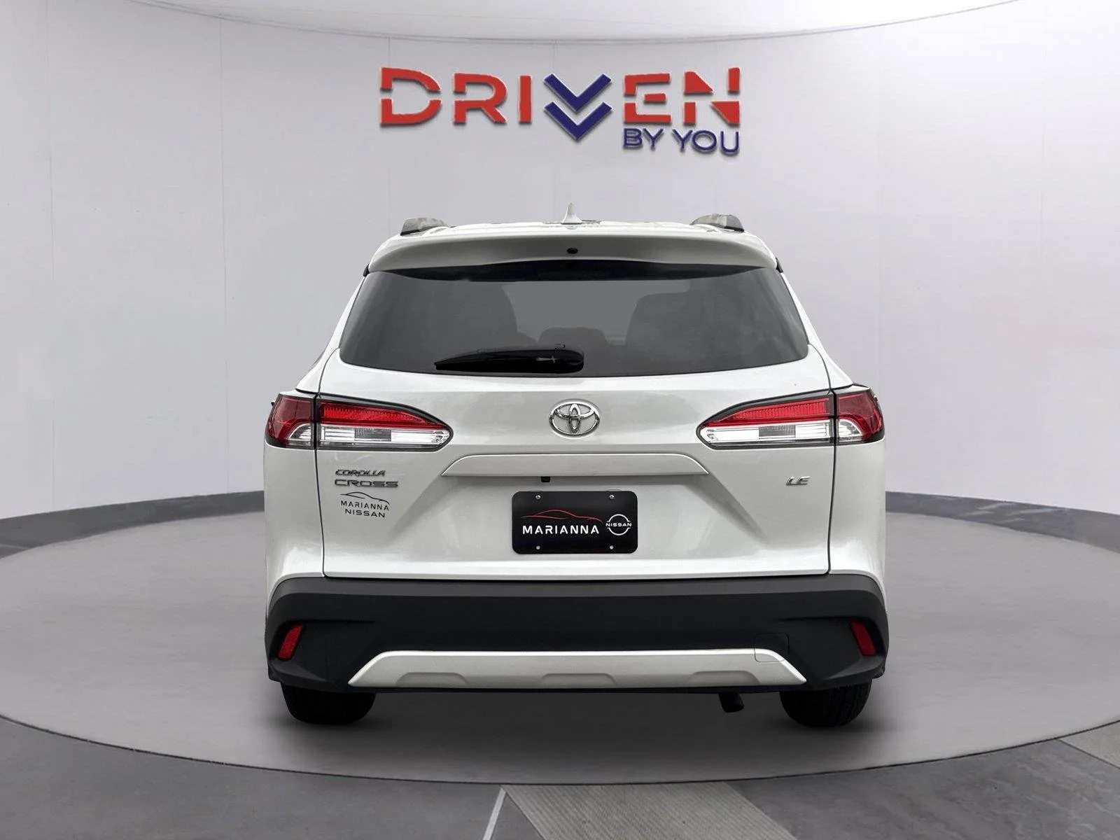 Used 2024 Wind Chill Pearl Toyota LE image 4