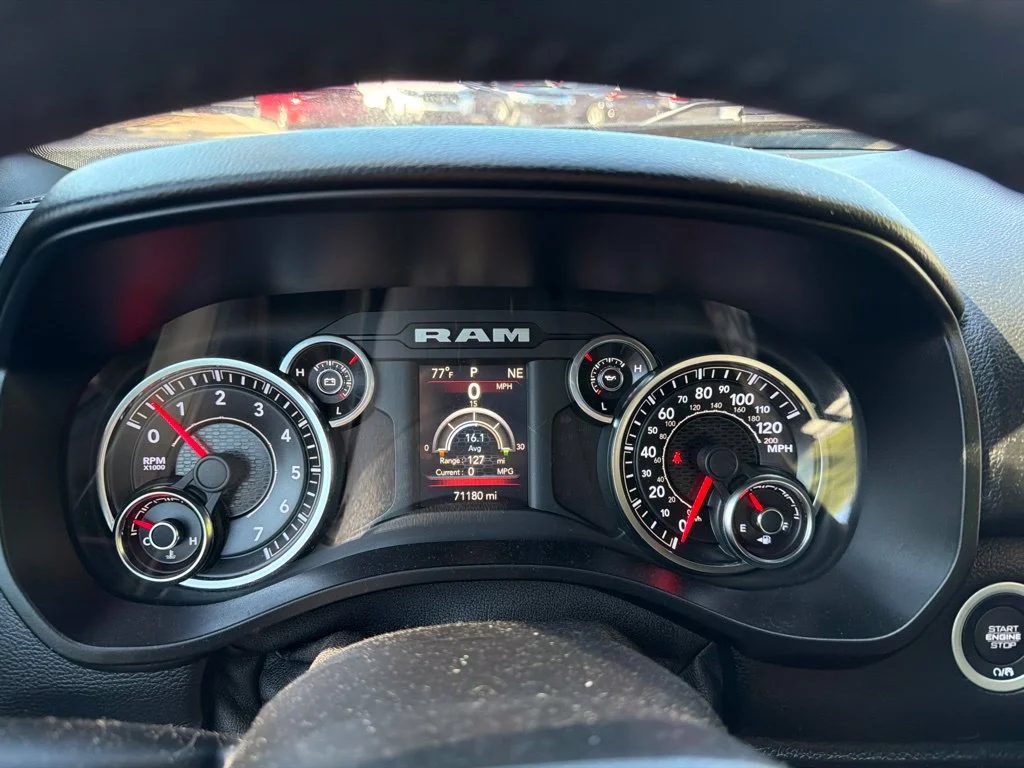 Used 2019 Silver Ram Big Horn/Lone Star image 17