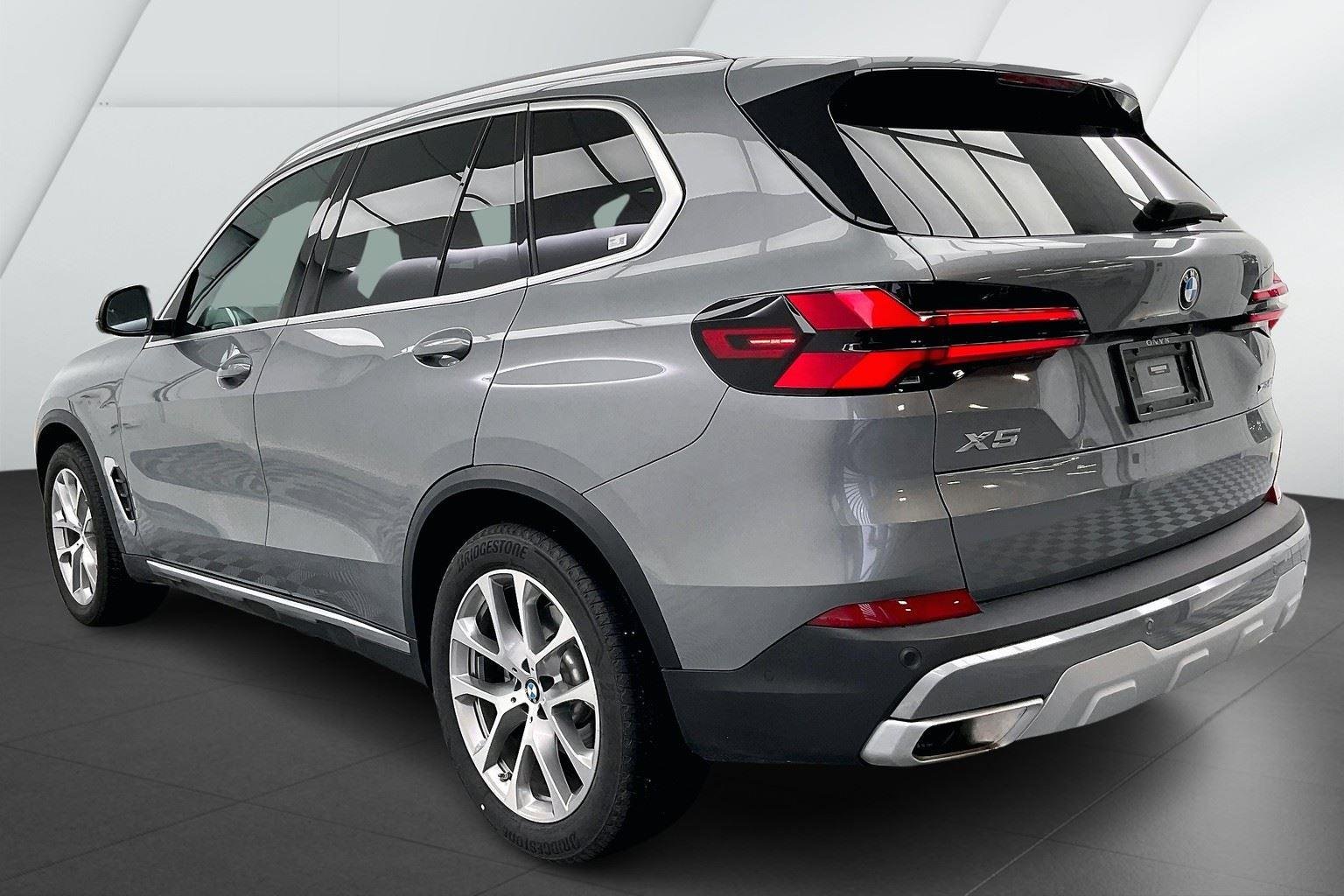 Certified Used 2024 Skyscraper Grey Metallic BMW xDrive40i image 7