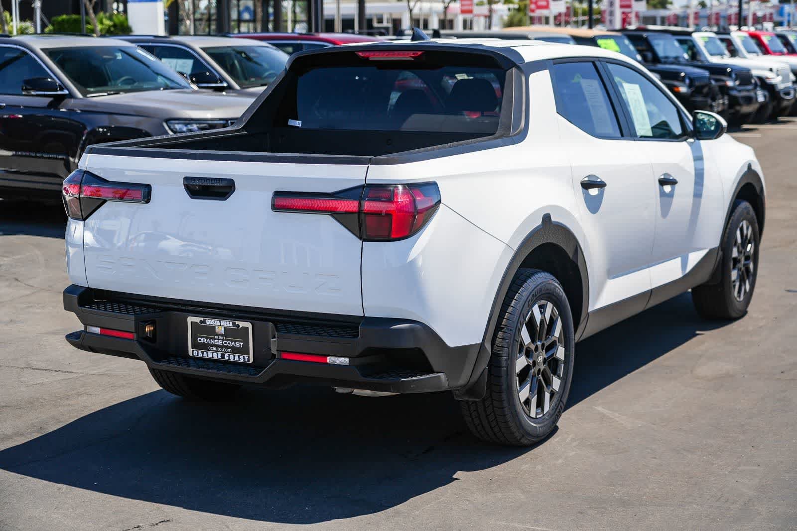 Used 2025 Atlas White Hyundai SE image 6