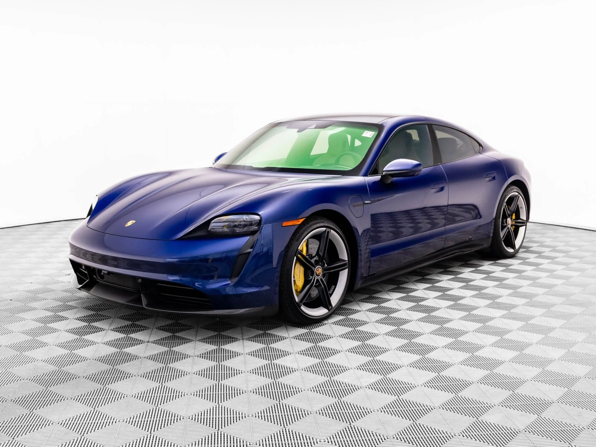 2020 Porsche Taycan Turbo S's photo