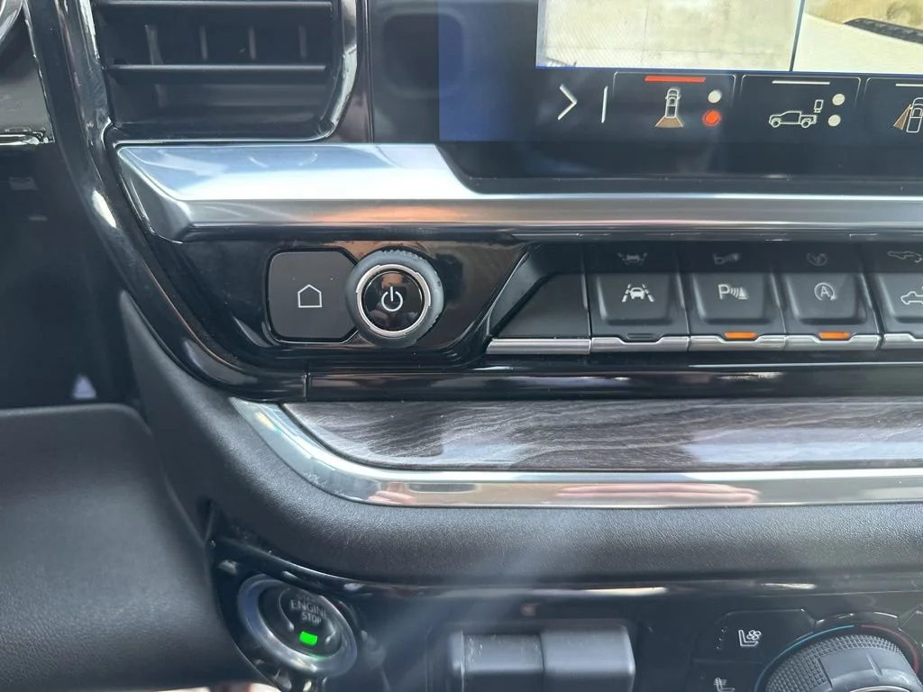 2024 Chevrolet Silverado 1500 LTZ - Photo 18