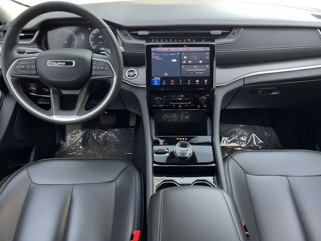 Used 2023 White Jeep Limited image 5
