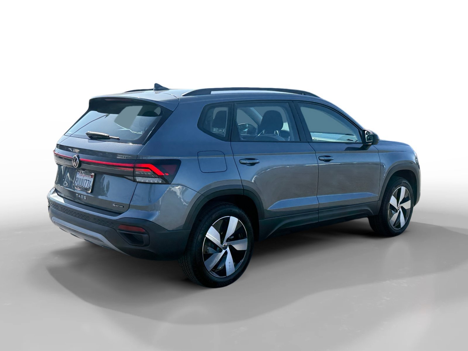 Certified Used 2025 Platinum Gray Metallic Volkswagen 1.5T S image 5