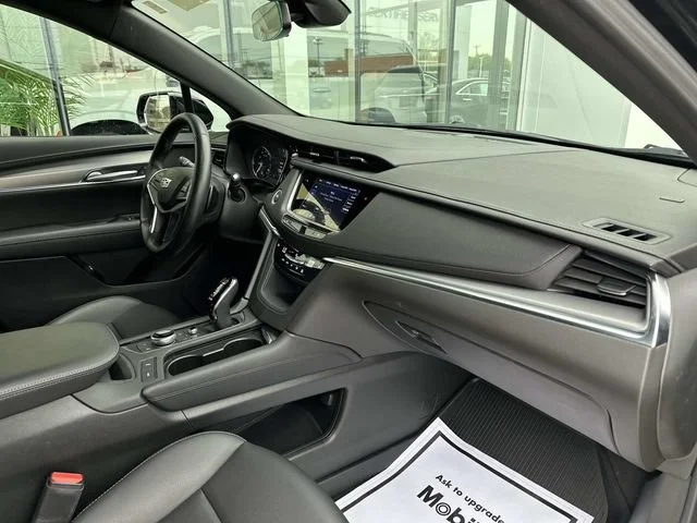 Certified Used 2025 Stellar Black Metallic Cadillac Luxury image 19