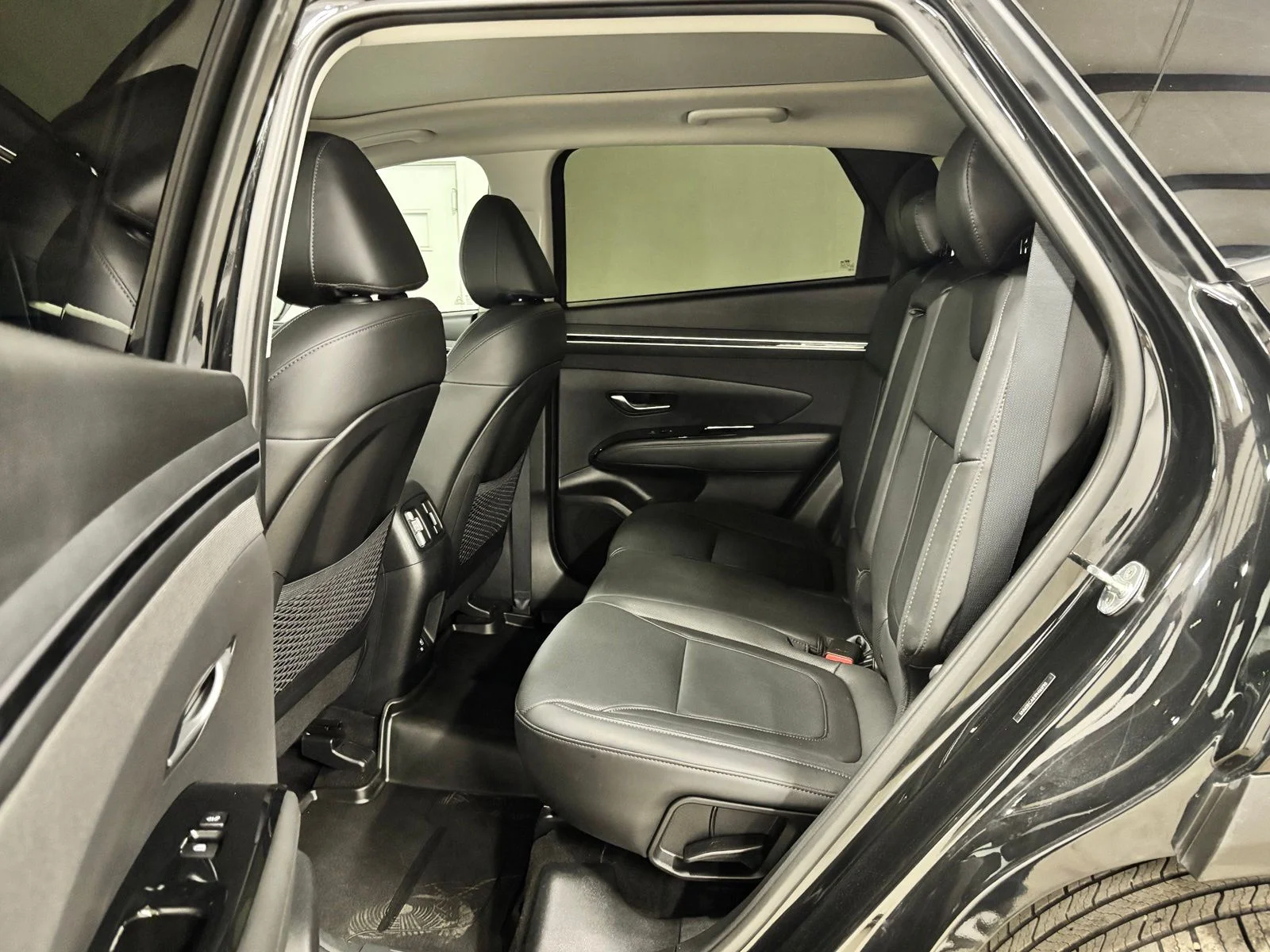 Used 2023 Black Hyundai Limited image 19