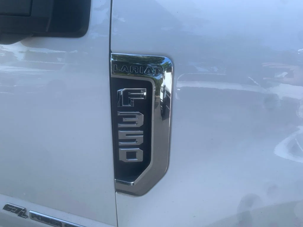 Used 2017 Oxford White Ford Lariat image 6