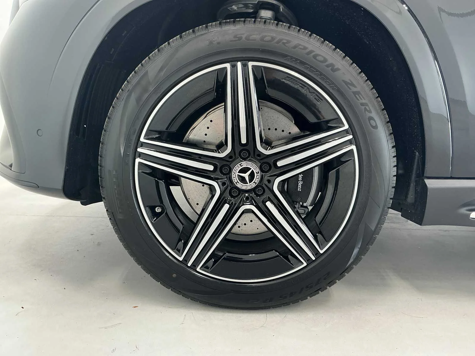 New 2026 Black Mercedes-Benz GLE 450 image 26