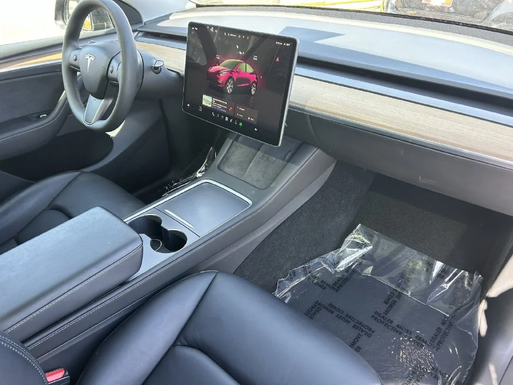 Used 2023 Solid Black Tesla Standard Range image 8
