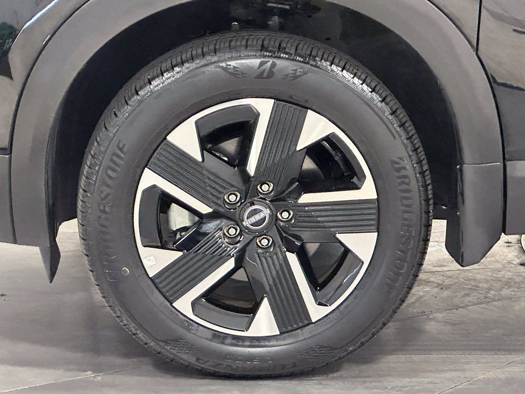 Used 2026  Nissan SV image 16