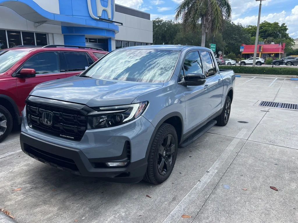 2025 Honda Ridgeline Black Edition's photo