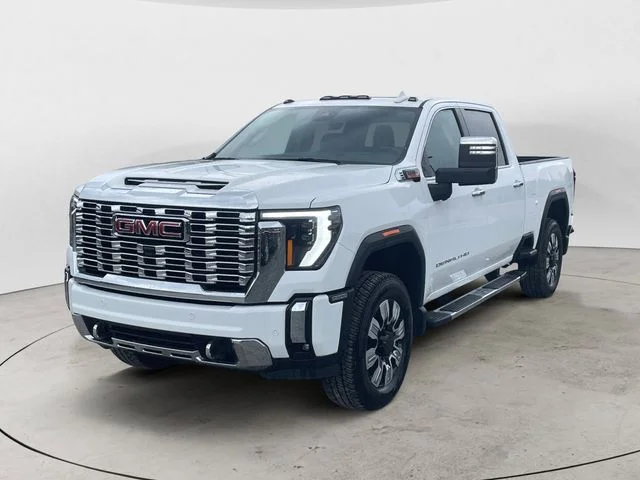 2024 GMC Sierra Denali 4WD Crew Cab Standard Box's photo