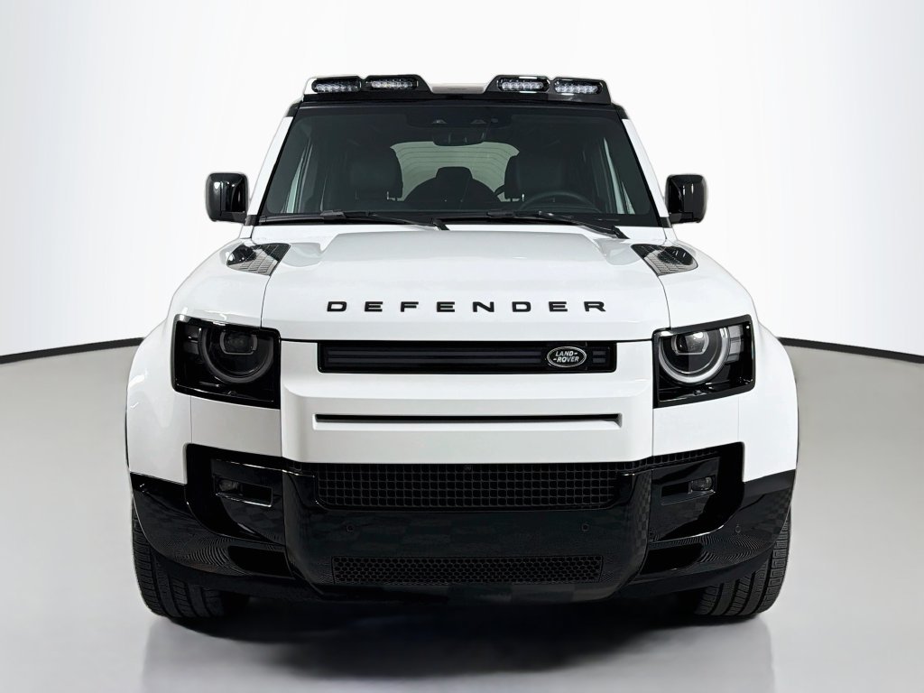 New 2026 Fuji White Land Rover X-Dynamic SE image 2