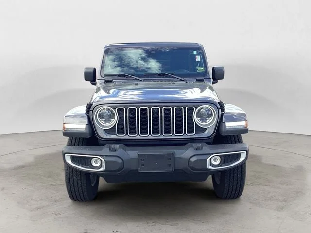 Certified Used 2025 Crystal Metallic Jeep Sahara image 8