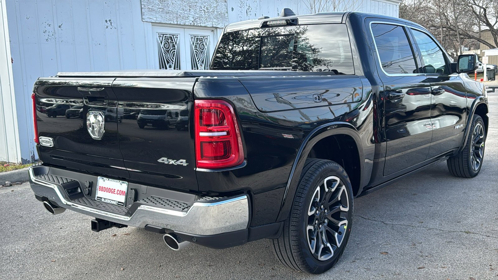 New 2026 Diamond Black Crystal Pearl-Coat Exterior Paint RAM Longhorn image 5