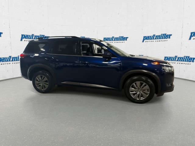 2025 Nissan Pathfinder SV - Photo 13