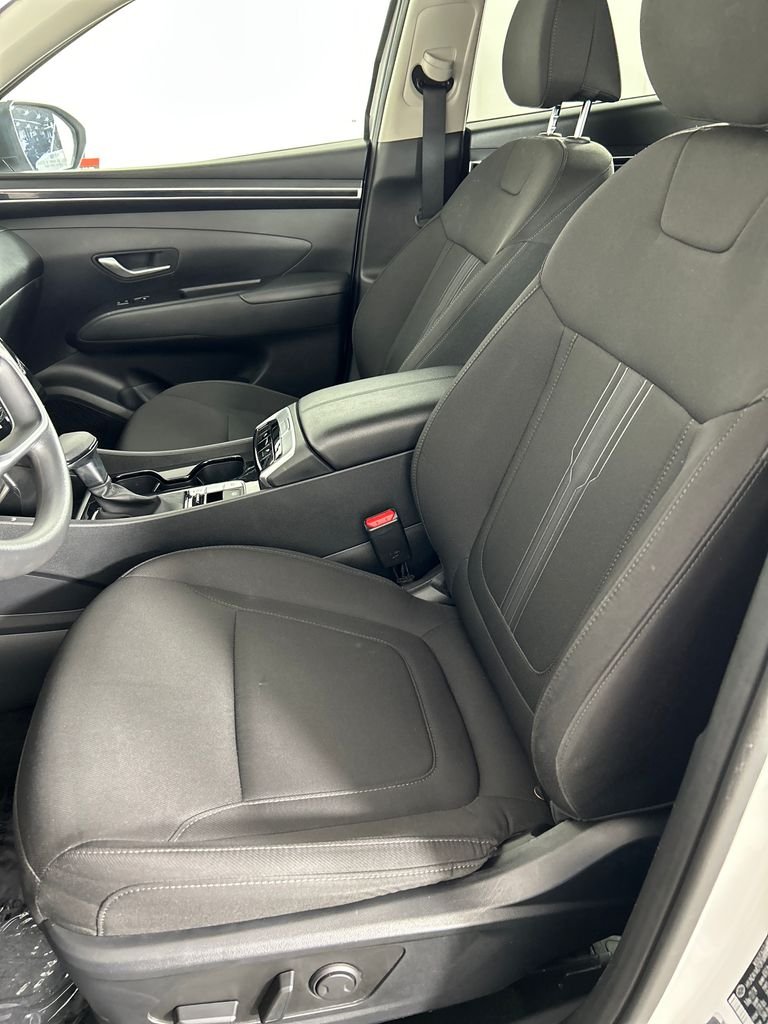 Used 2024 White Hyundai SEL image 12