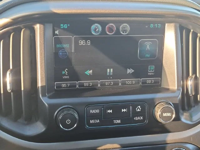 Used 2015 Silver Chevrolet Z71 image 22