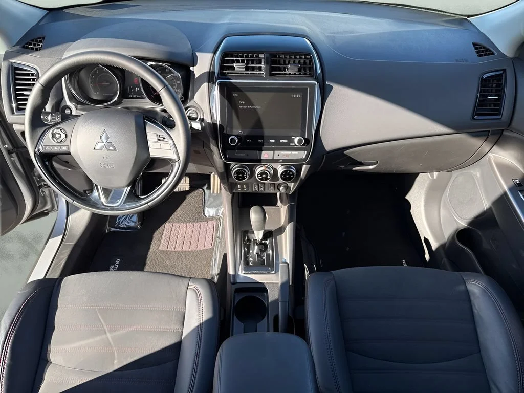 Used 2023 Silver Mitsubishi ES image 17