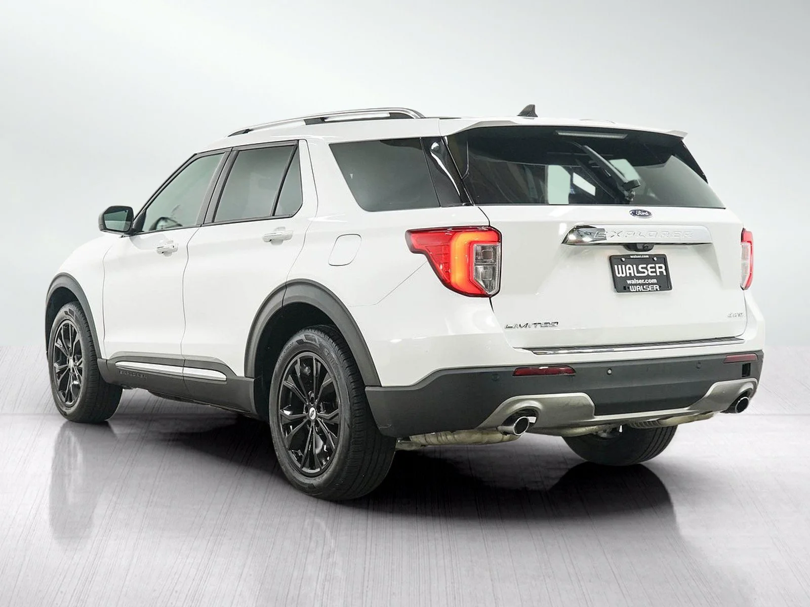 Used 2023 Oxford White Ford Limited image 3