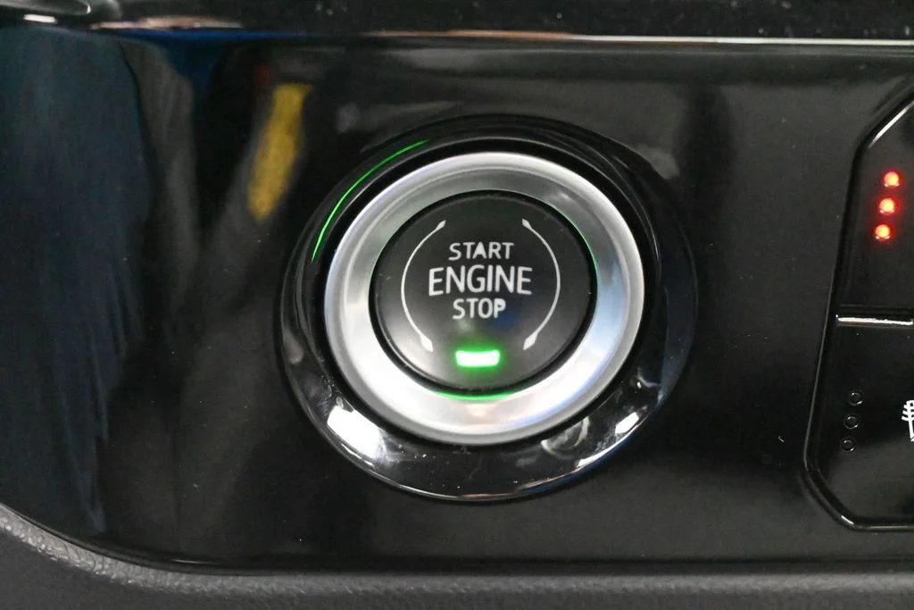 Used 2022 Summit White Chevrolet LT image 27