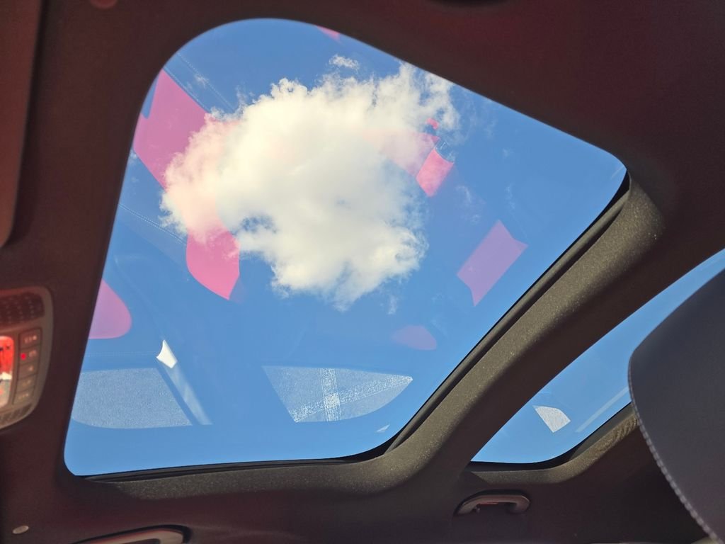 2025 Mercedes-Benz GLB GLB35 AMG - Photo 3