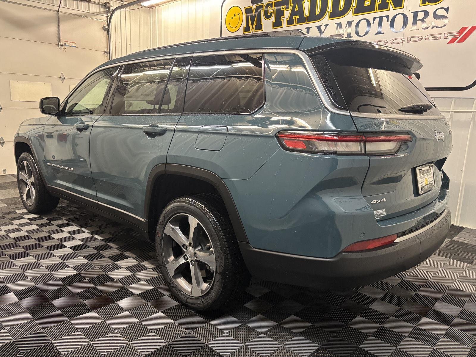 New 2026 Steel Blue Exterior Paint Jeep Limited image 8