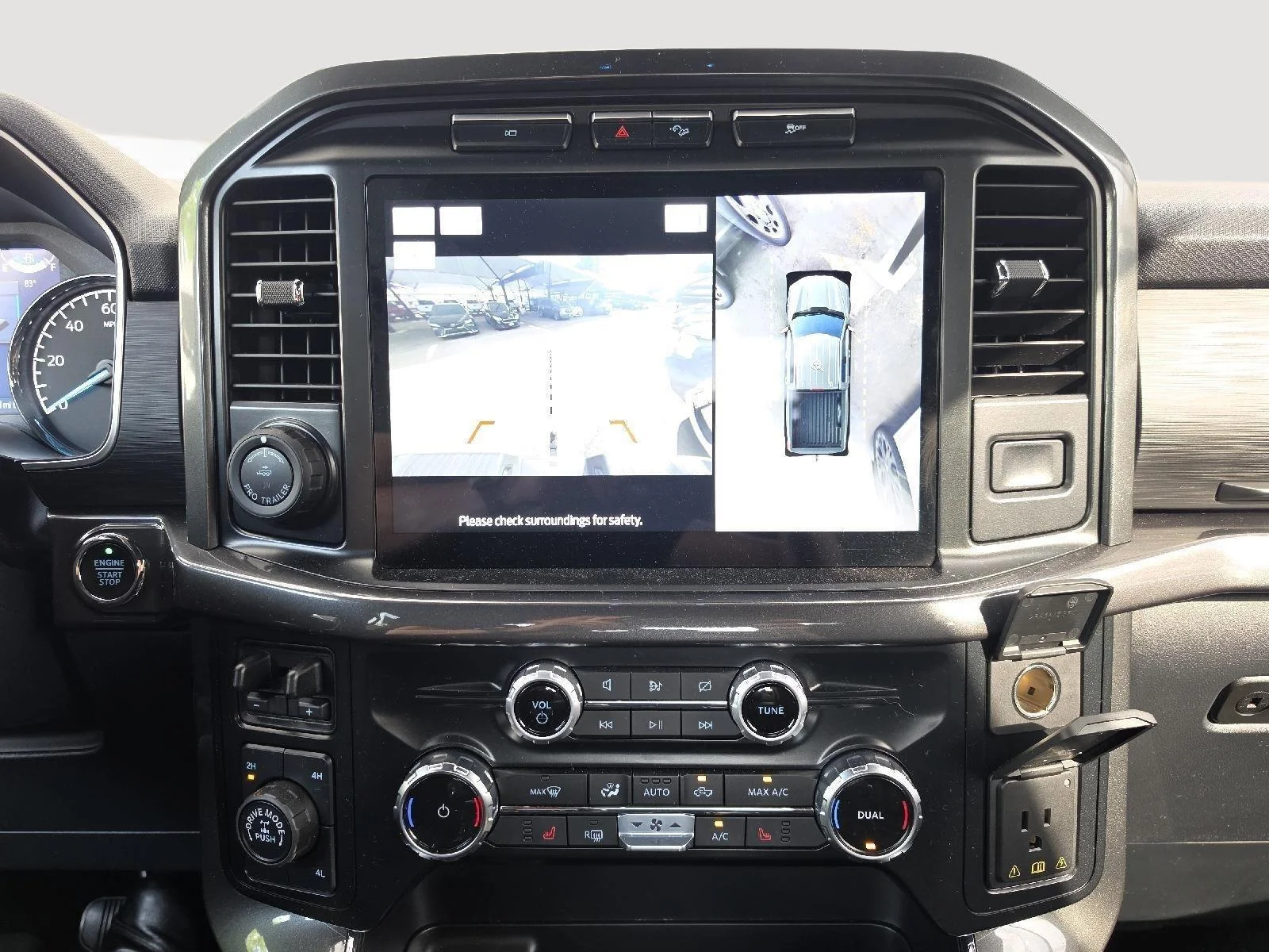 Used 2023 Oxford White Ford XLT image 36