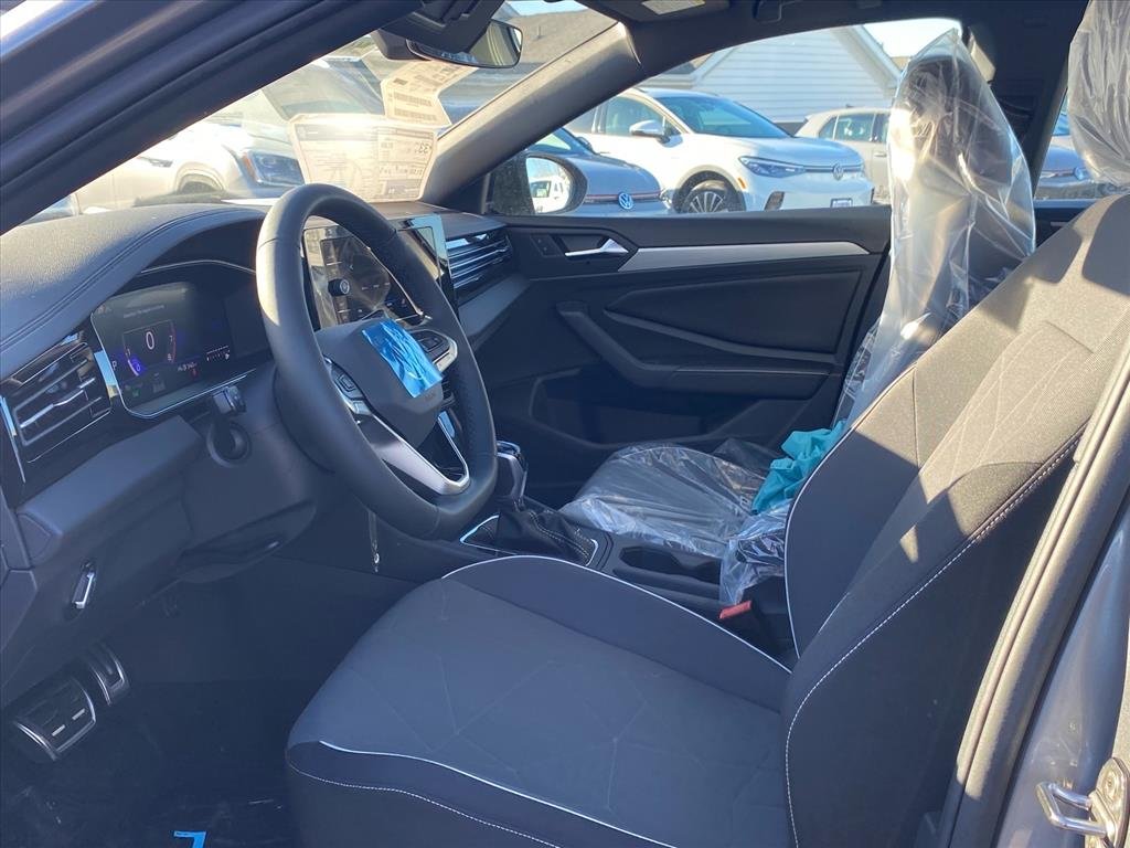 New 2026 Black Volkswagen 1.5T Sport image 5