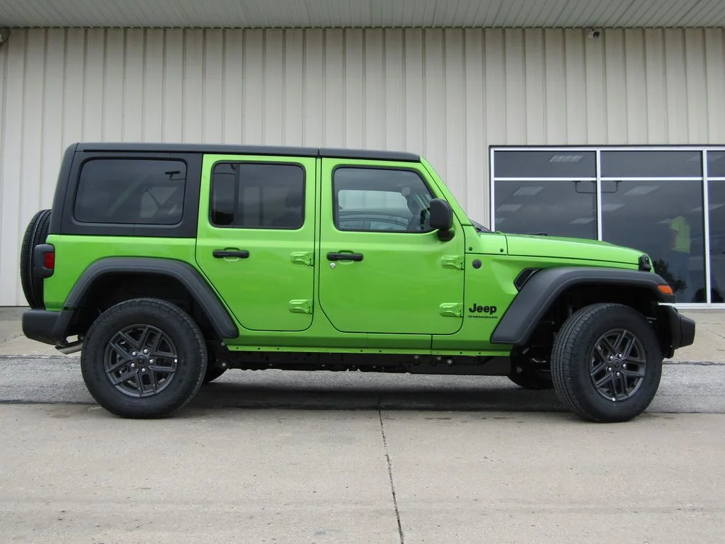New 2026 Mojito Clearcoat Jeep Sport RHD image 2