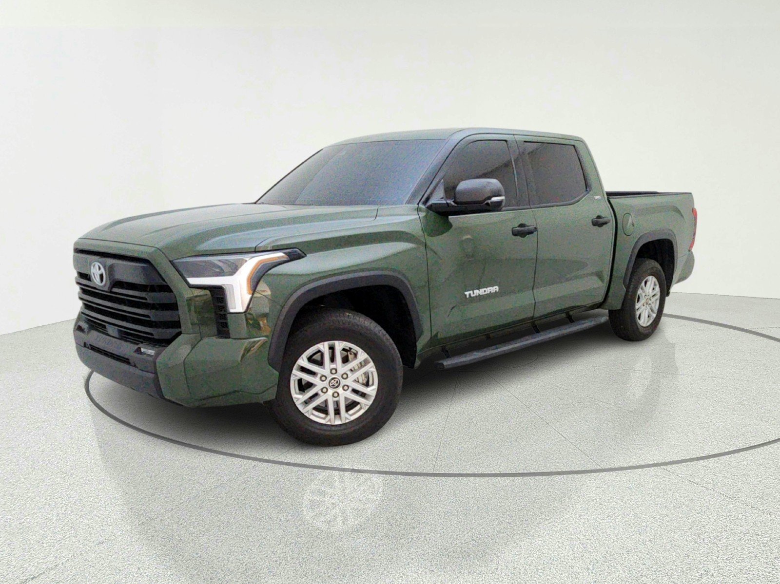 2022 Toyota Tundra SR5 | CarEdge | CarEdge