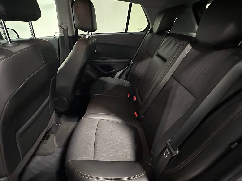 Used 2022 Crimson Metallic Chevrolet LT image 18