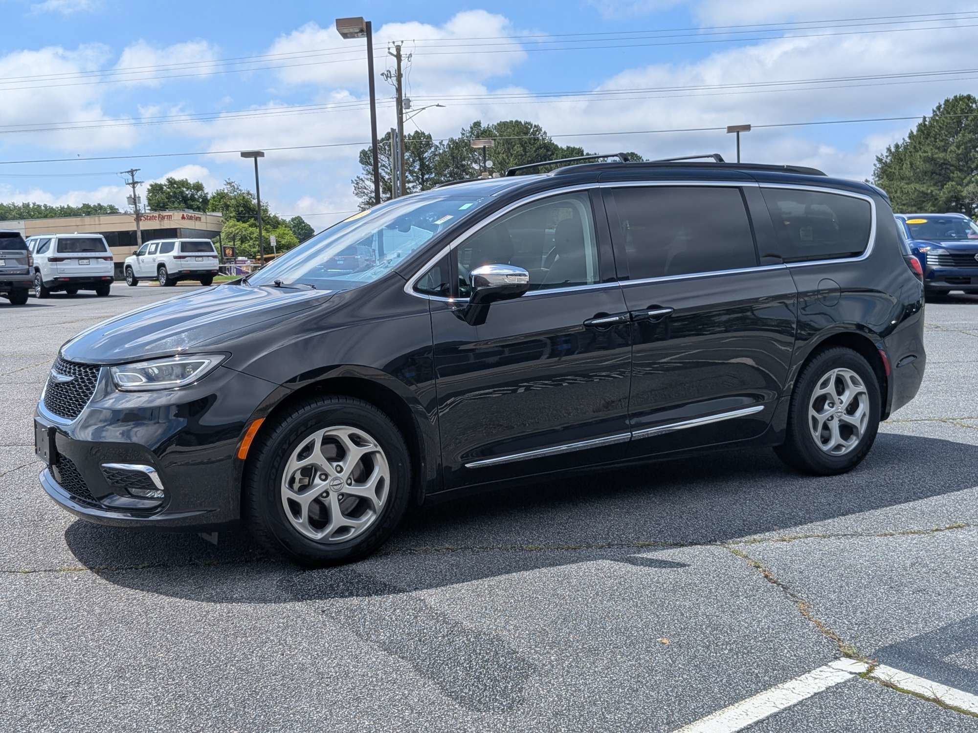 Used 2023 Black Chrysler Limited image 7