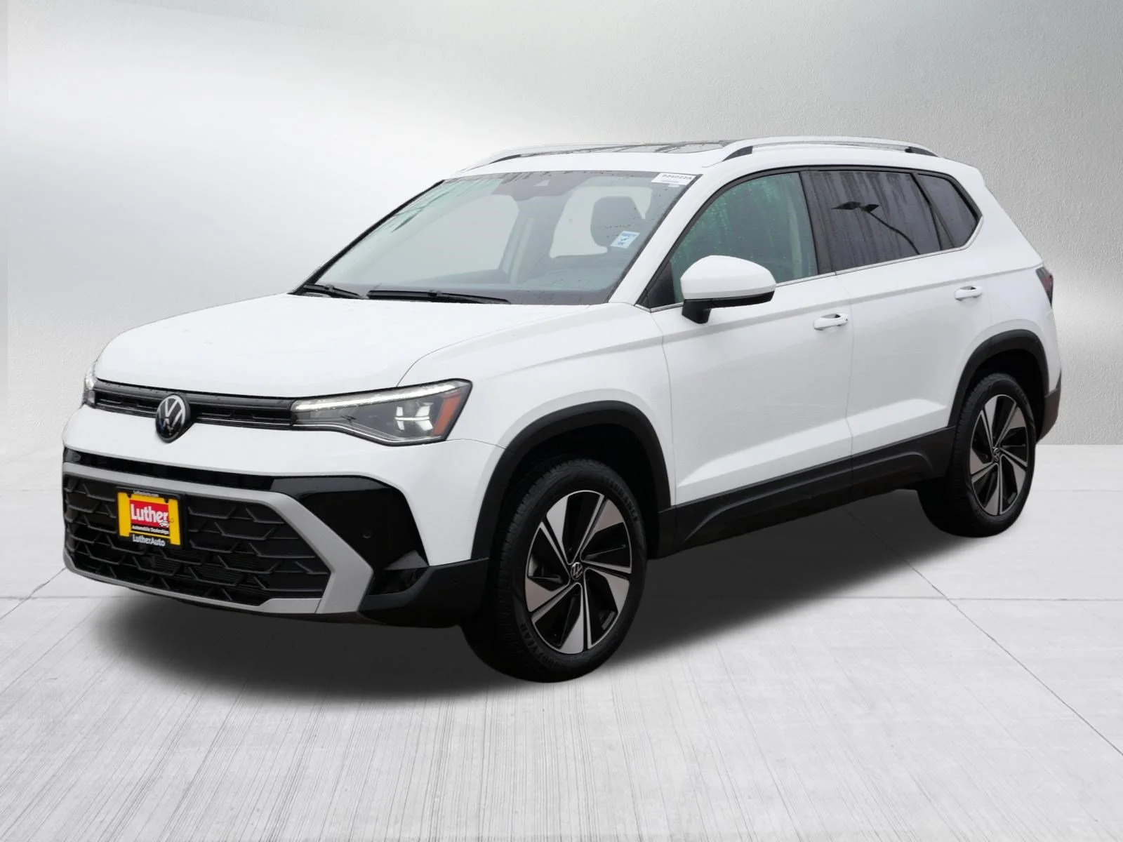 Certified Used 2025 Pure White Volkswagen SE image 3
