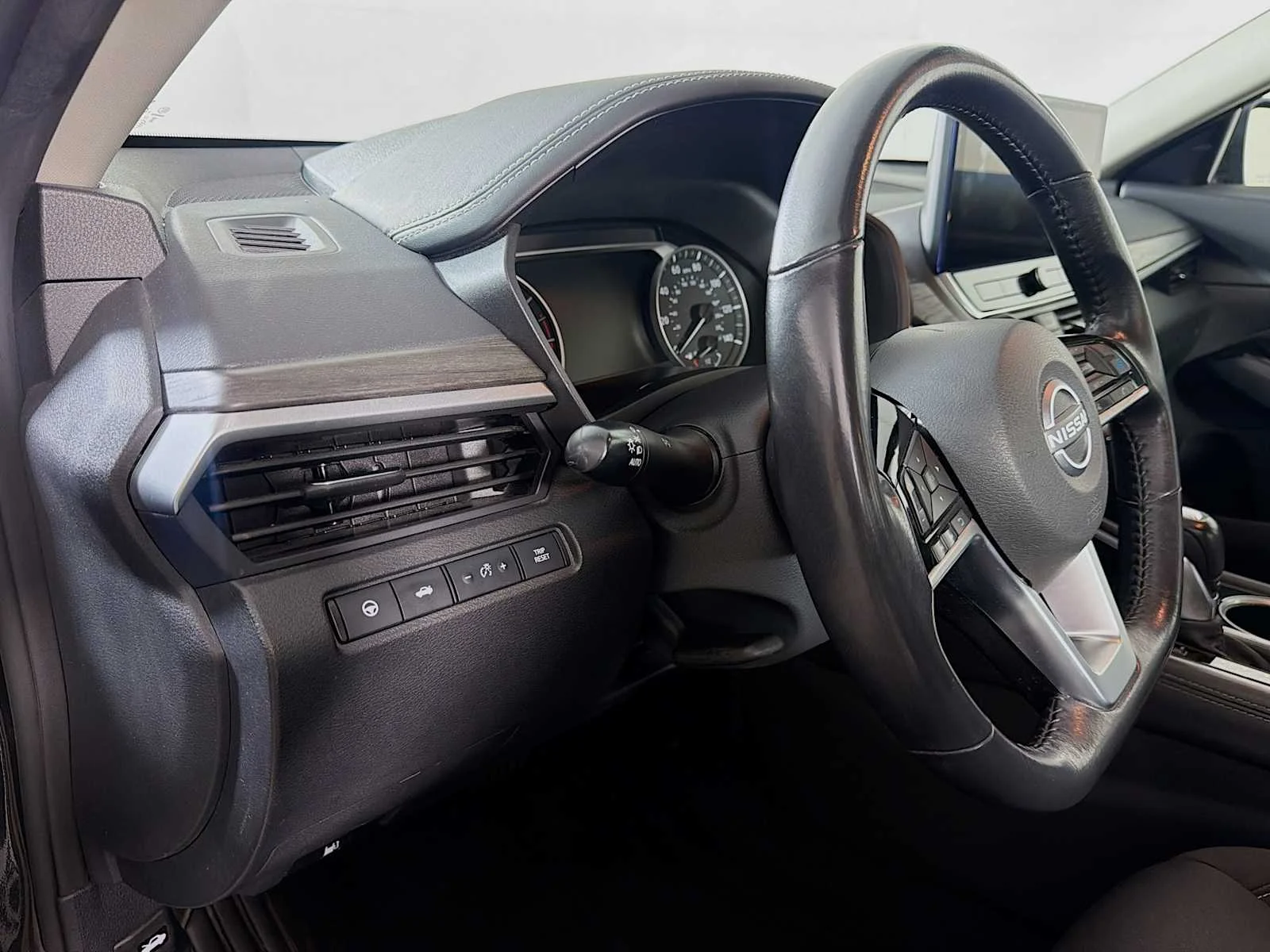 Certified Used 2023 Super Black Nissan 2.5 SV image 8