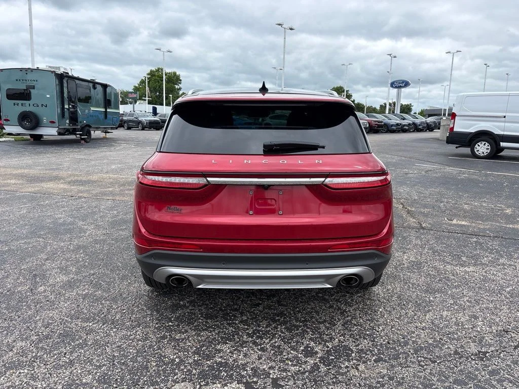 Used 2022 Red Lincoln Standard image 6