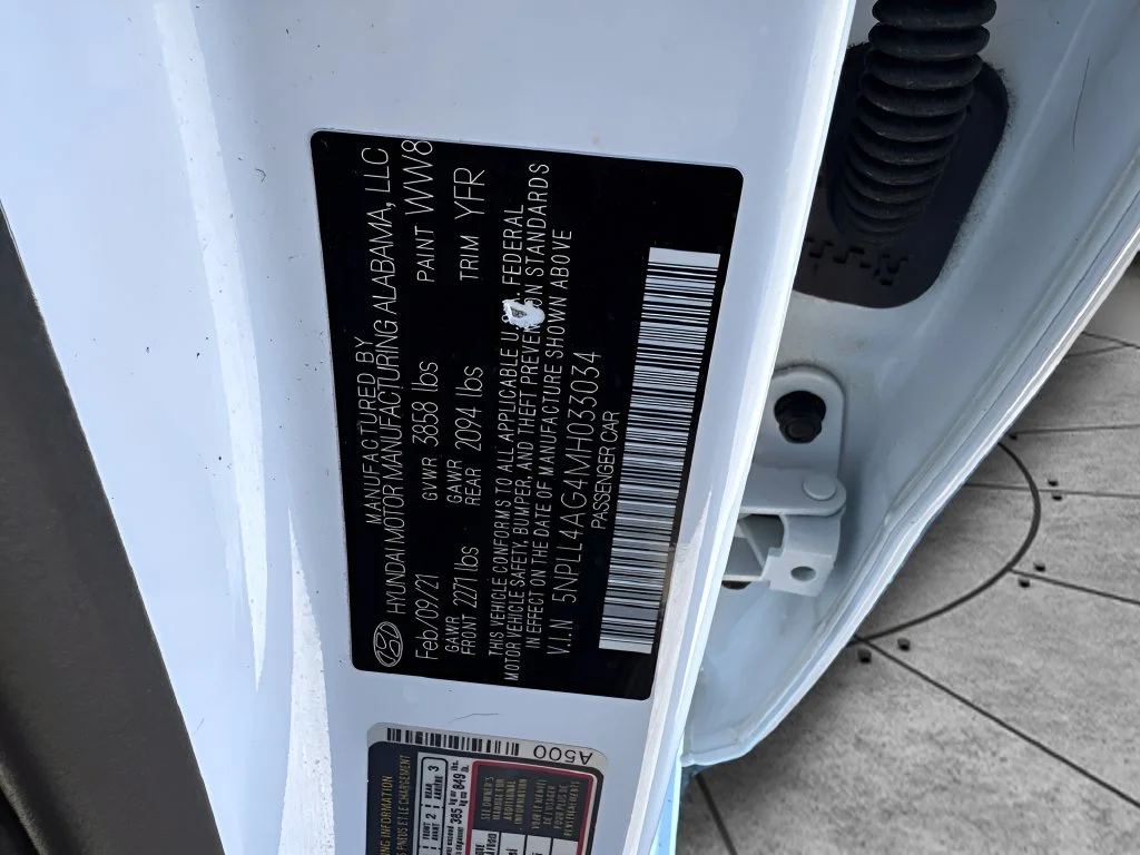 Used 2021 Gray Hyundai SE image 23