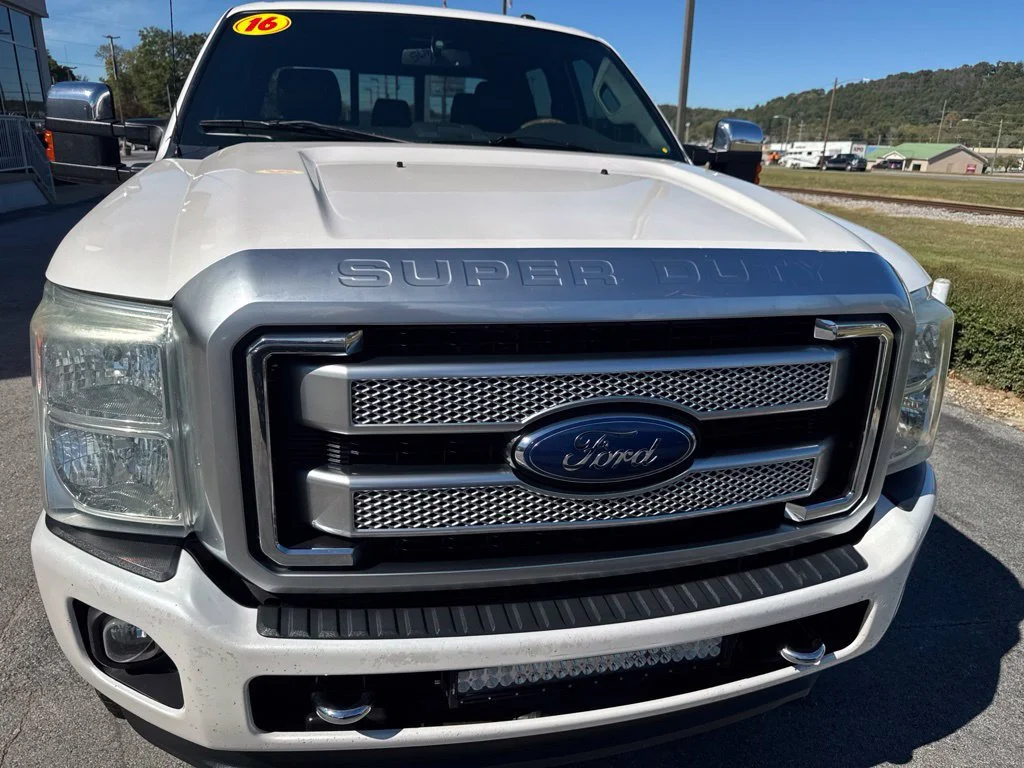 Used 2016 White Platinum Clearcoat Metallic Ford Platinum image 39