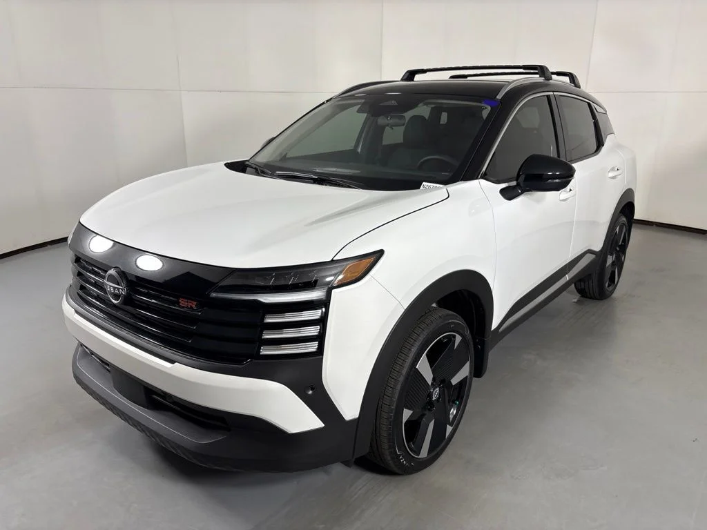 New 2026 Aspen White TriCoat / Super Black Two-tone Nissan SR image 4