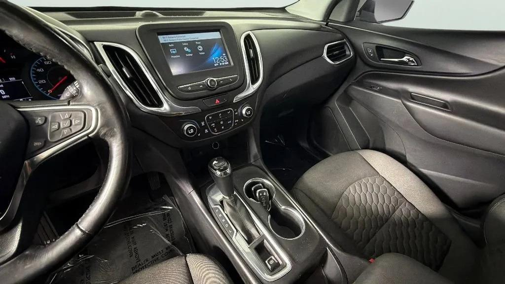 Used 2018 IRIDESCENT PEARL TRICOAT Chevrolet LT image 19